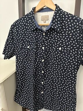 Jachs New York Navy Short-Sleeve Printed Button-Up Shirt with feathers. Size L
